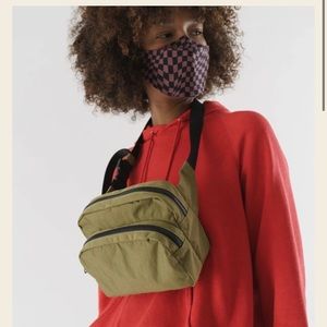 NWT BAGGU Fanny Pack in Moss